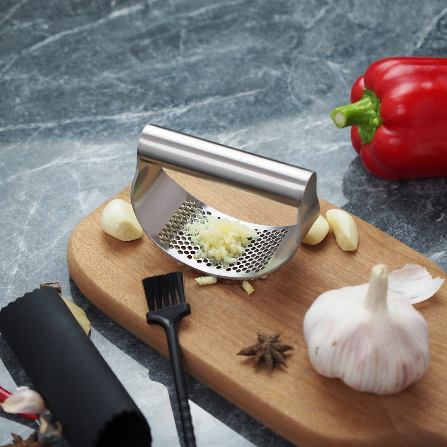 Stainless Steel Garlic Press Rocker – Manual Mincer & Crusher for Garlic & Ginger